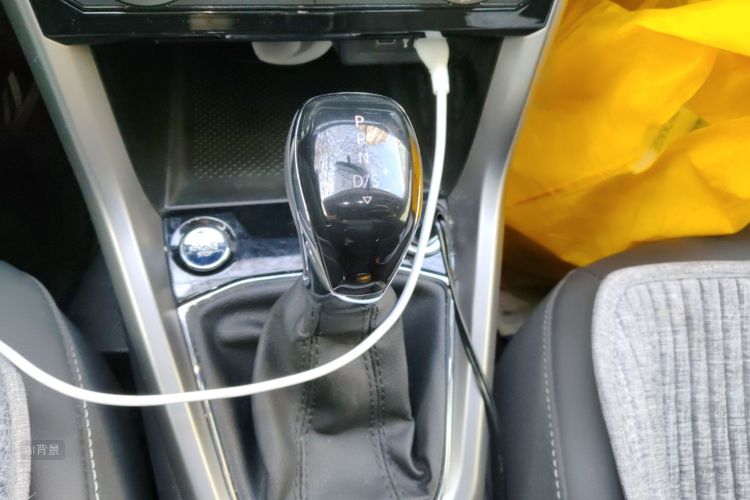 Volkswagen T-Cross 2023 car image #16