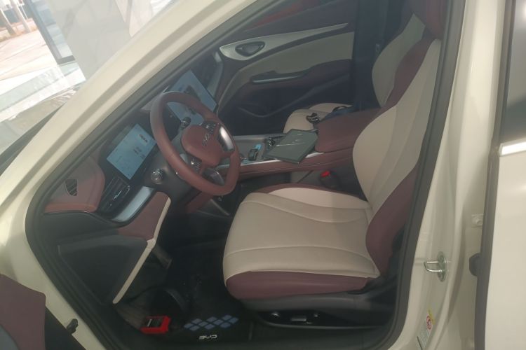 BYD Seal 07 DM-i 2025 car image #16