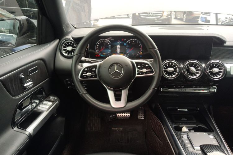 Mercedes-Benz GLB Class 2020 car image #16