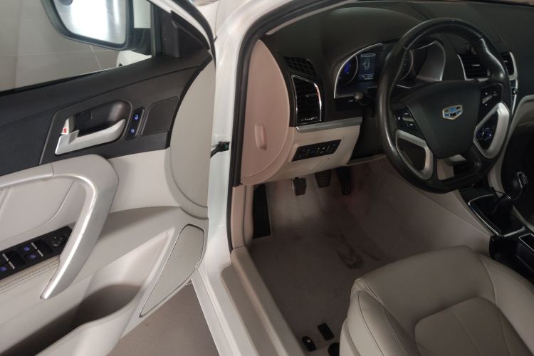 Emgrand 2016 car image #16