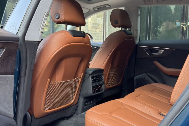 Audi Q8 2020 car image #16