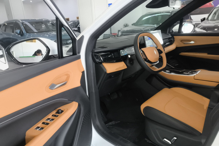 Livan 7 2025 изображение автомобиля #16