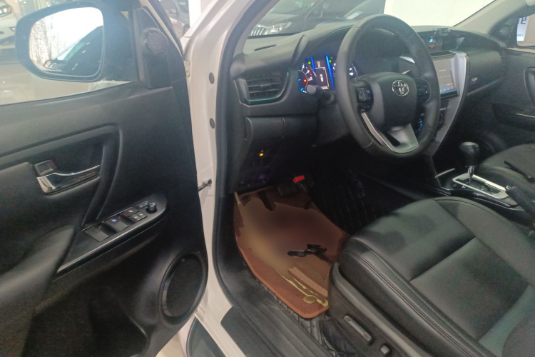 Toyota Fortuner 2019 #16 Toyota Fortuner 2019 car image #16