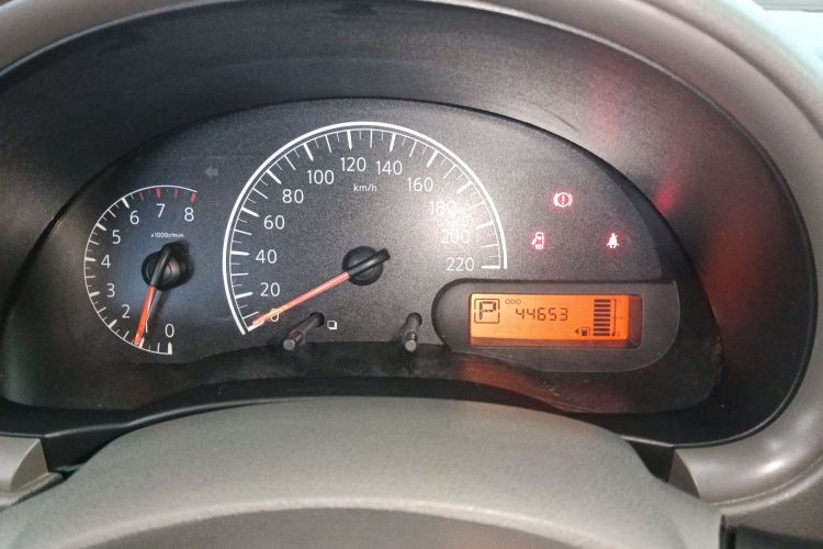 Nissan Sunny 2018 car image #16