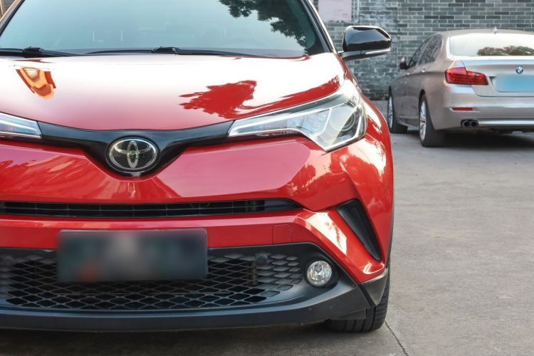 Toyota C-HR 2018 car image #16