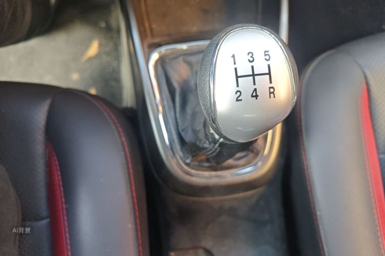 Changan CS15 2016 #16 Changan CS15 2016 صورة سيارة #16