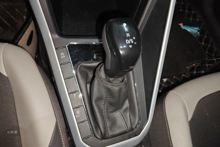 Polo 2020 car image #16