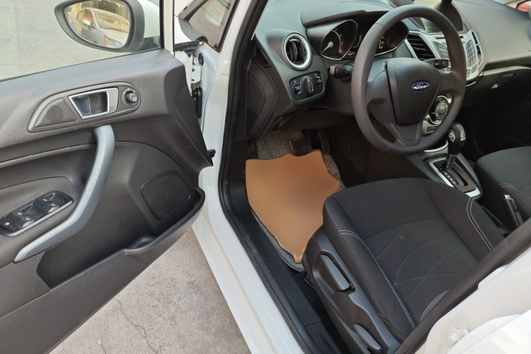 Ford Fiesta 2014 car image #16