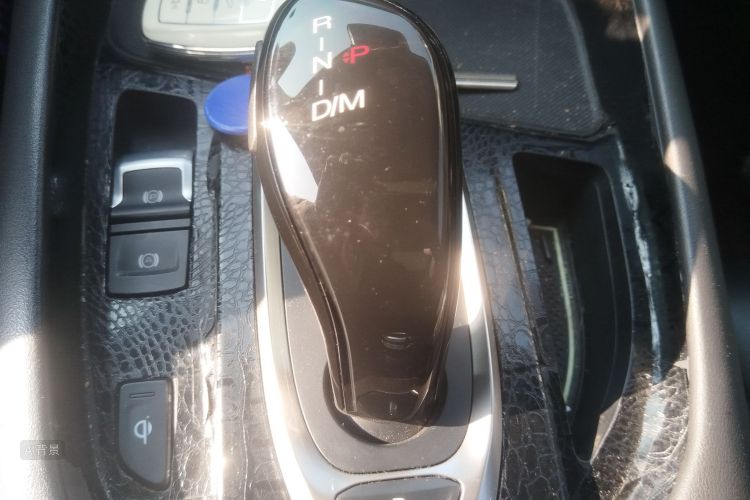 Haval F7 2018 car image #16