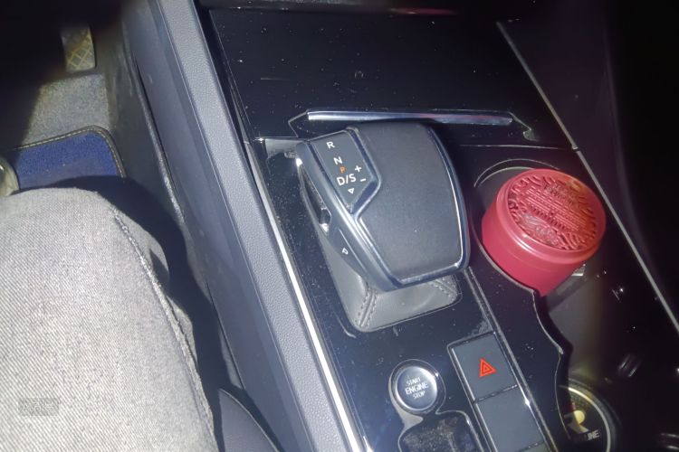 Volkswagen Touareg New Energy 2021 car image #16