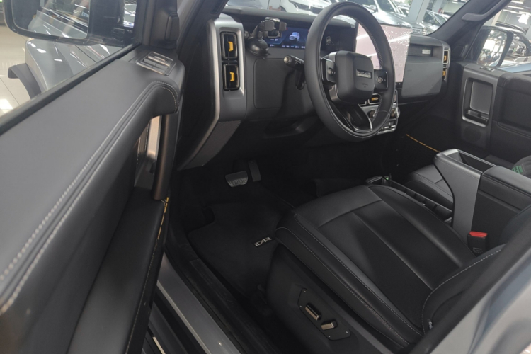 2025 car image #16