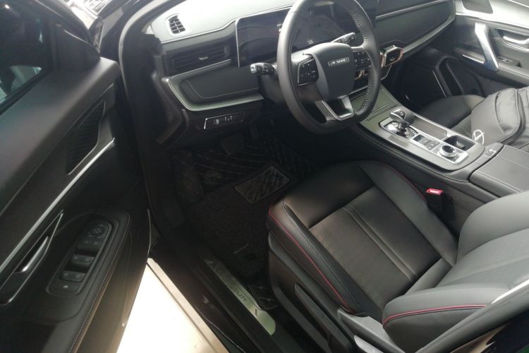 X70 PLUS 2025 car image #16