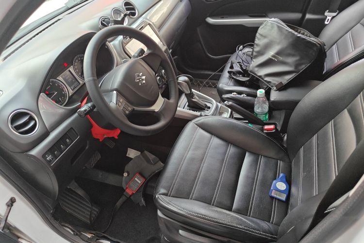 Suzuki Vitara 2016 car image #16