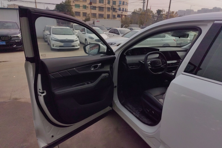 Changan UNI-K iDD 2025 #16 Changan UNI-K iDD 2025 car image #16