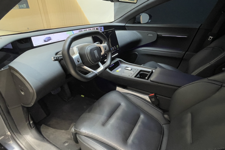 Avatr 12 2024 car image #16