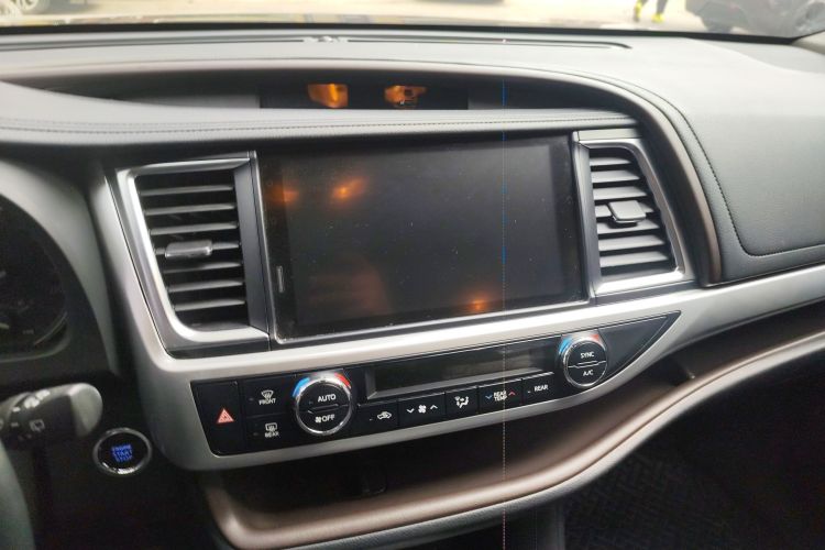 Toyota Highlander 2021 car image #16