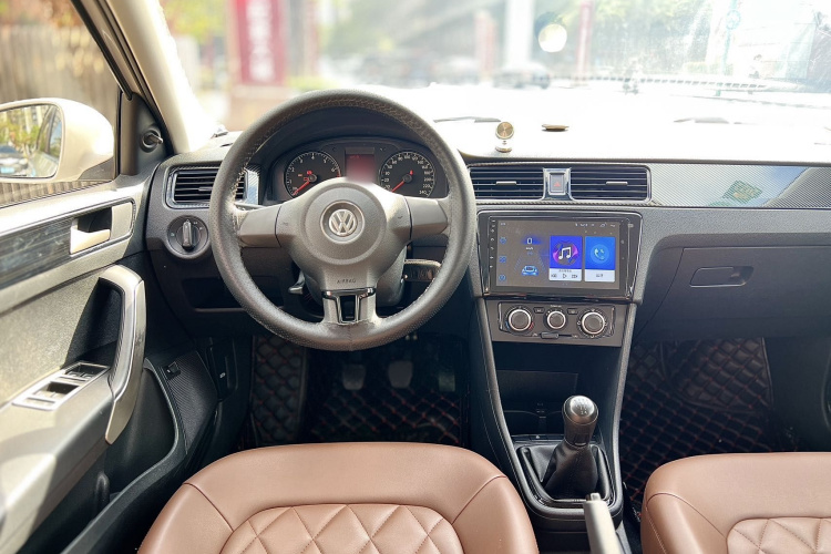 Santana 2020 car image #16