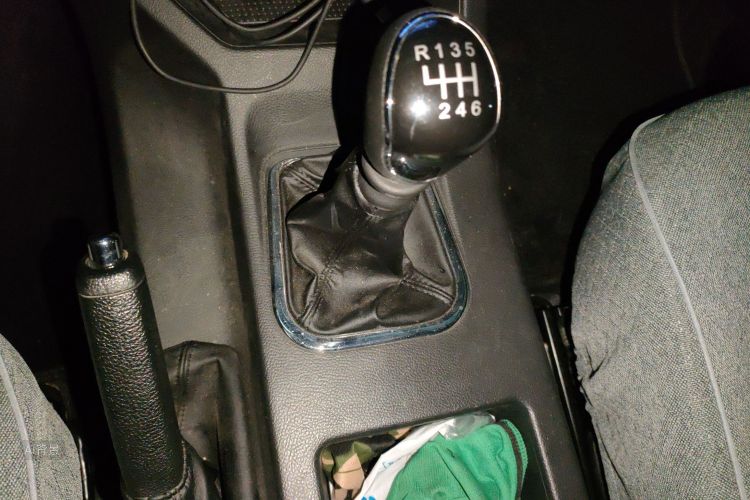 Forthing Lingzhi 2025 #16 Forthing Lingzhi 2025 car image #16