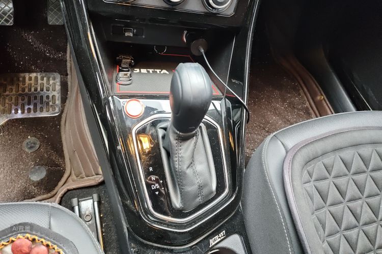 VS5 2021 car image #16