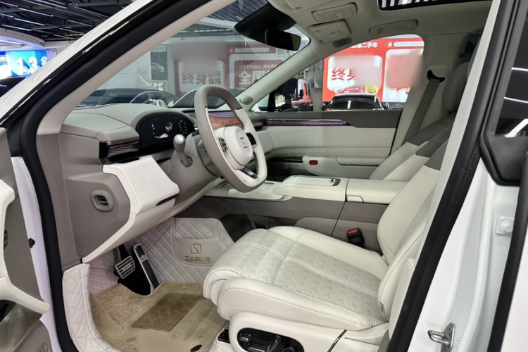 Zeekr 7X 2025 car image #16
