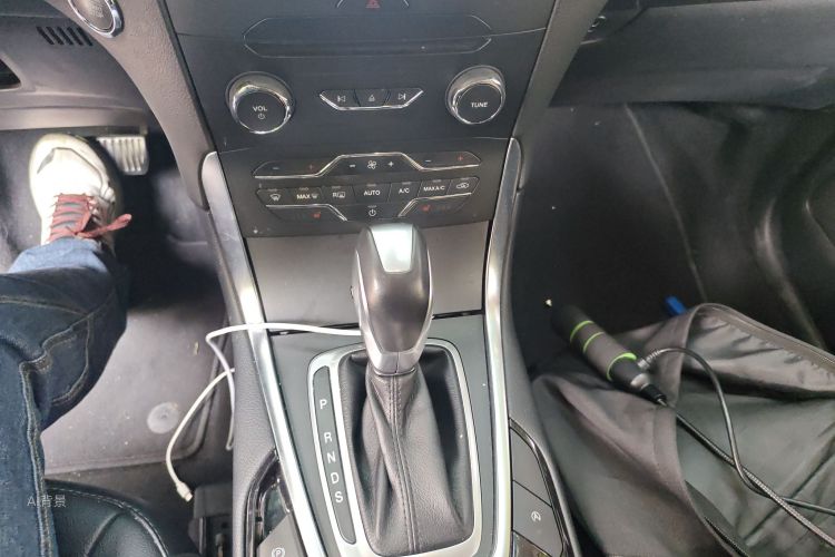 Ford Edge 2019 صورة سيارة #16