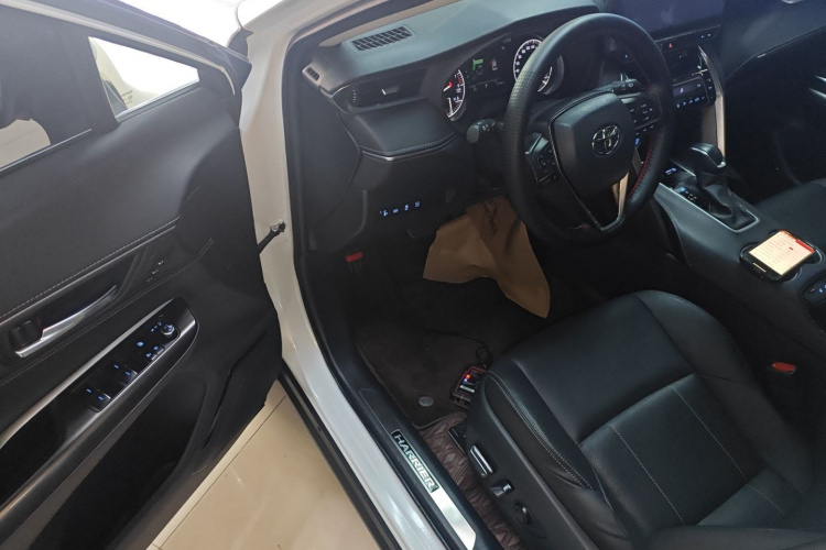 Toyota Harrier 2023 immagine di auto #16