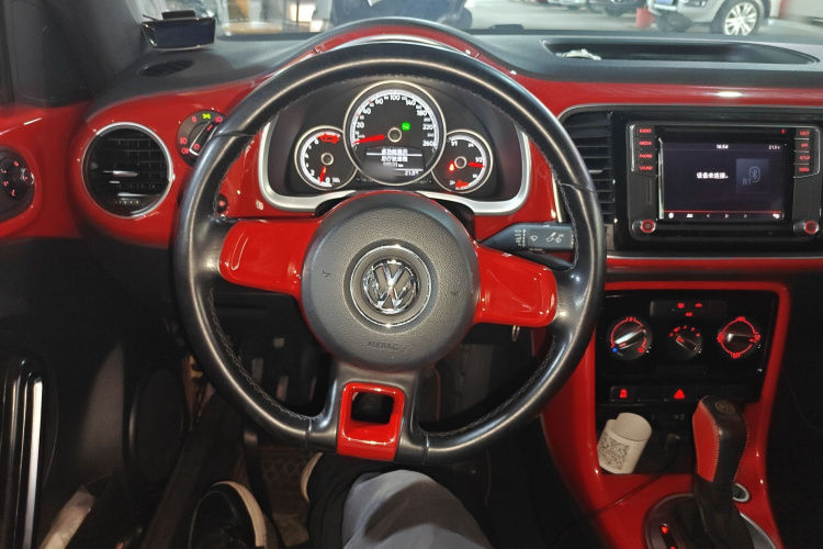 Volkswagen Beetle 2018 immagine di auto #16