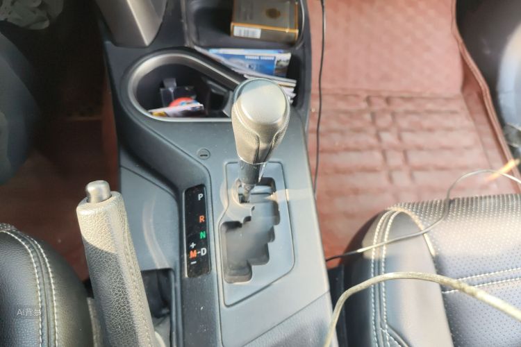 Toyota RAV4 2018 car image #16