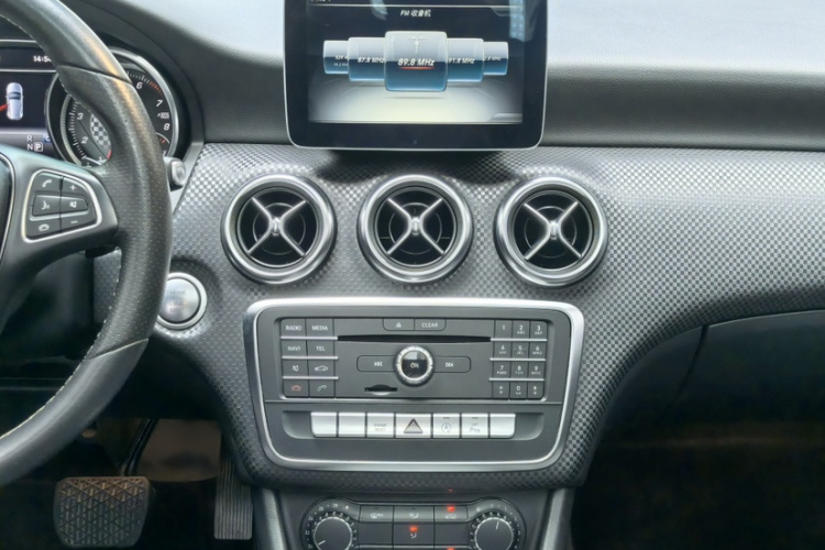 Mercedes-Benz A Class (Imported) 2017 #16 Mercedes-Benz A Class (Imported) 2017 car image #16