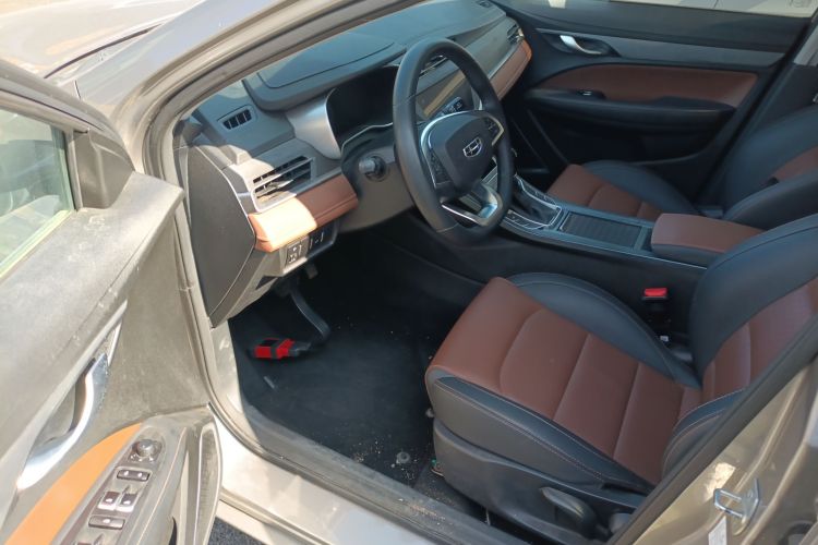Emgrand 2021 car image #16