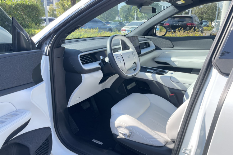 Xpeng G6 2024 immagine di auto #16