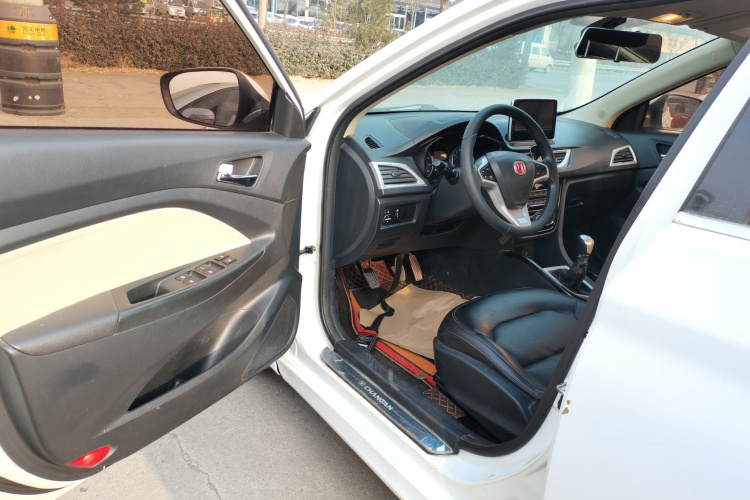 Changan Alsvin V7 2016 car image #16