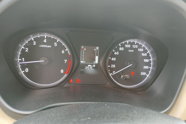 Hyundai Reina 2018 #16 Hyundai Reina 2018 car image #16