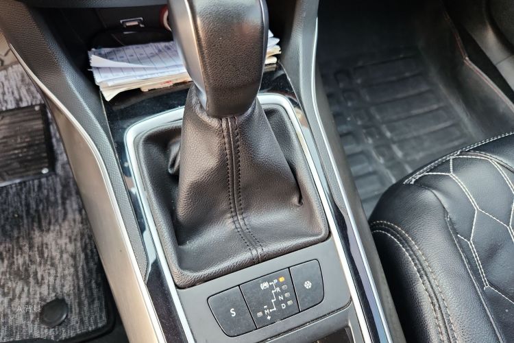 Peugeot 408 2017 car image #16