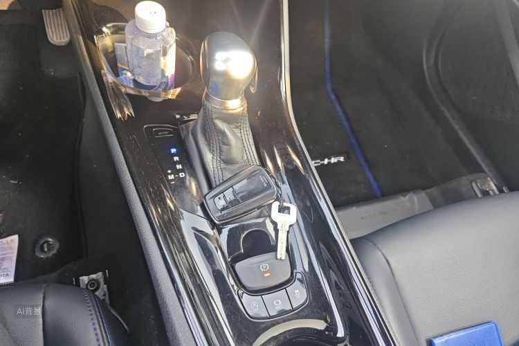 Toyota C-HR 2020 car image #16