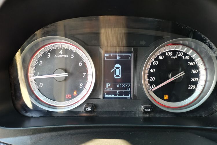 Forthing JOYEAR X5 2019 car image #16