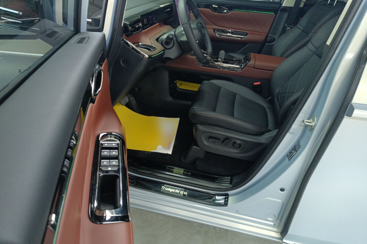 GAC Trumpchi E8 New Energy 2024 car image #16