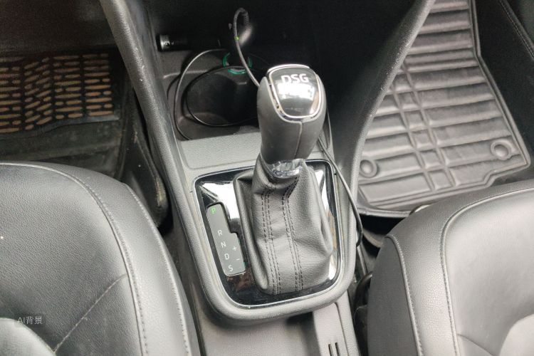 Skoda Rapid Spaceback 2014 car image #16