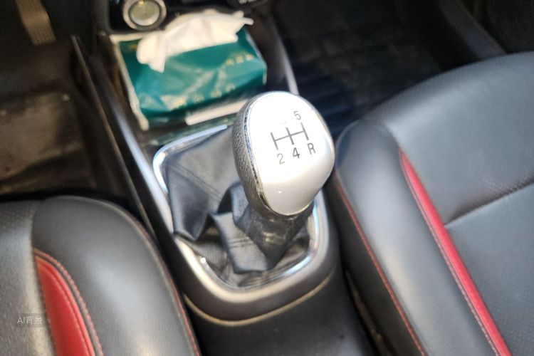 Changan CS15 2016 #16 Changan CS15 2016 صورة سيارة #16