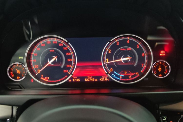 BMW X6 2018 car image #16