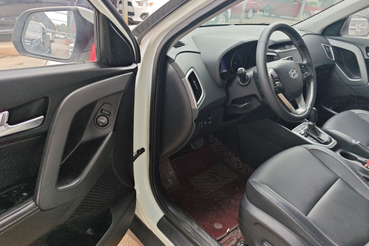 Hyundai ix25 2018 #16 Hyundai ix25 2018 car image #16