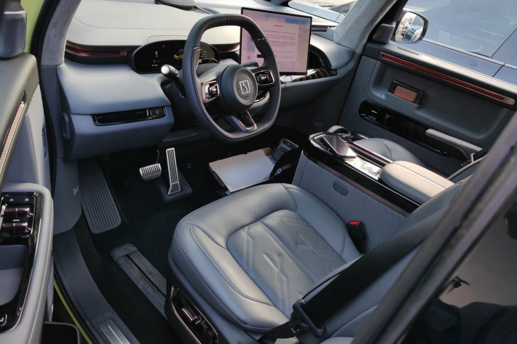 极氪 极氪MIX 2024 汽车图片 #16