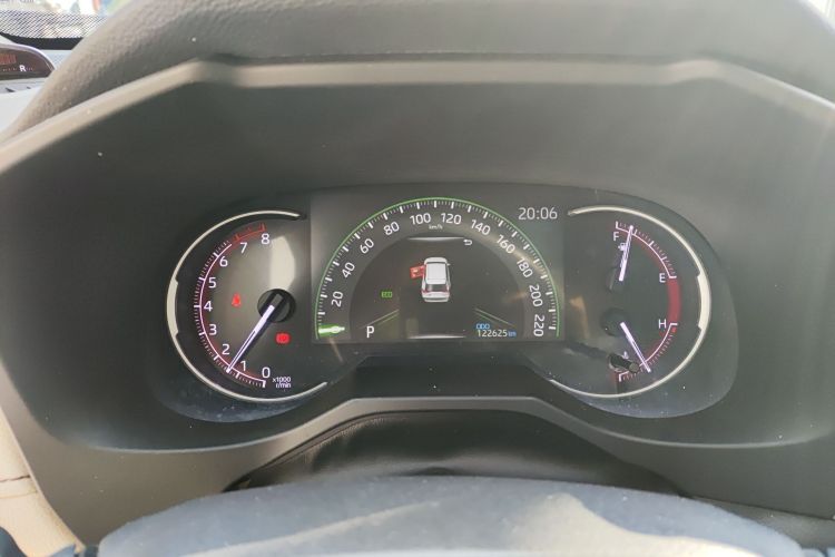 Toyota RAV4 2020 car image #16