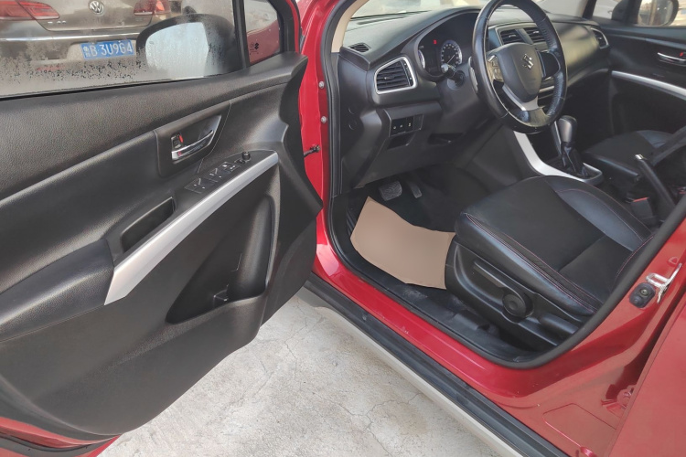 Suzuki S-Cross 2016 immagine di auto #16