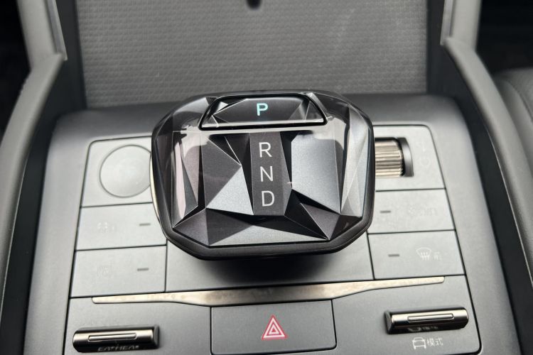 BYD Qin L 2024 car image #16