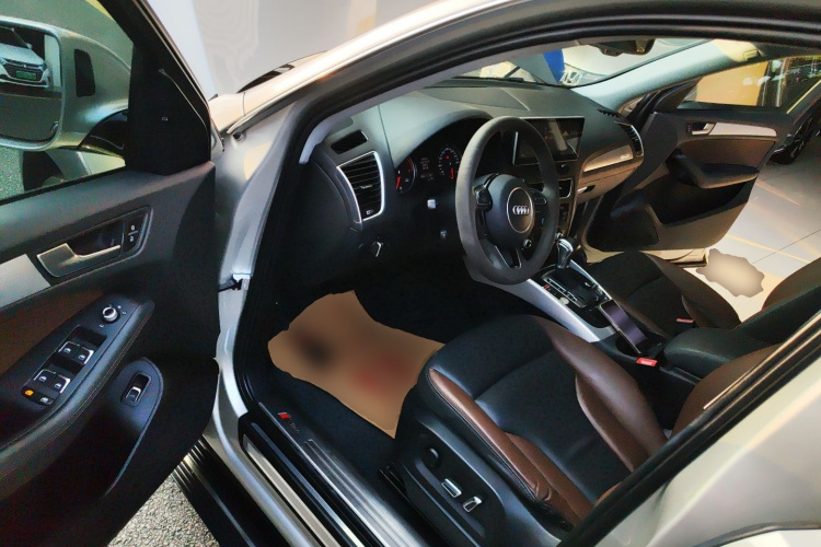 Audi Q5 2017 car image #16