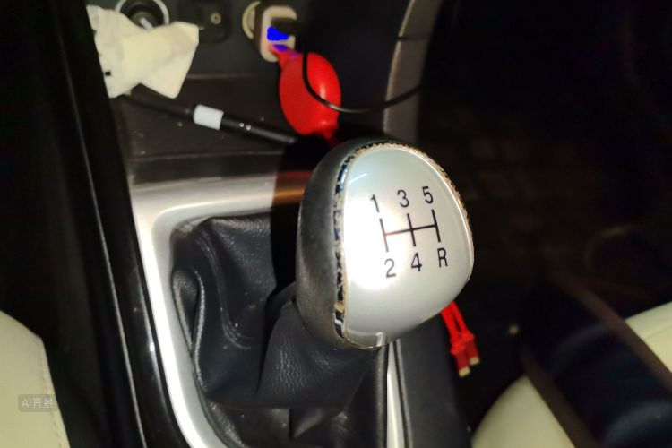 Changan Alsvin V7 2017 car image #16