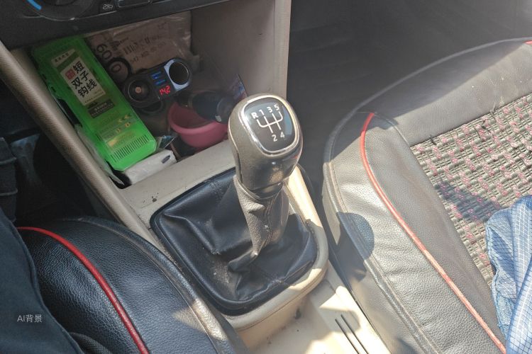 Skoda Rapid 2014 immagine di auto #16