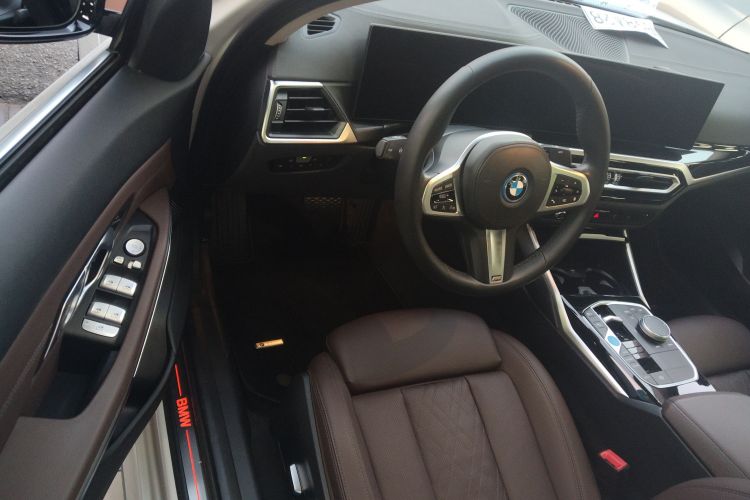 BMW i3 2023 car image #16