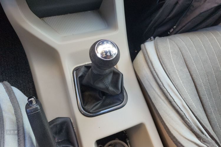 Forthing Lingzhi 2021 #16 Forthing Lingzhi 2021 car image #16